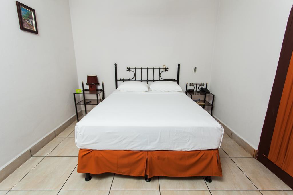 Executive Managua Otel Oda fotoğraf